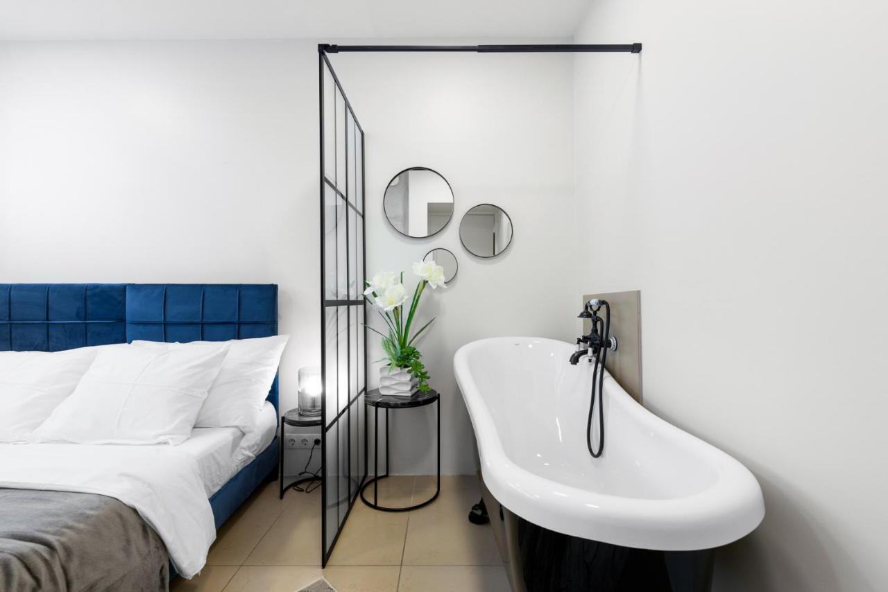 Sirena Apartment - Self Check-In And Free Parking Tallinn Exteriör bild
