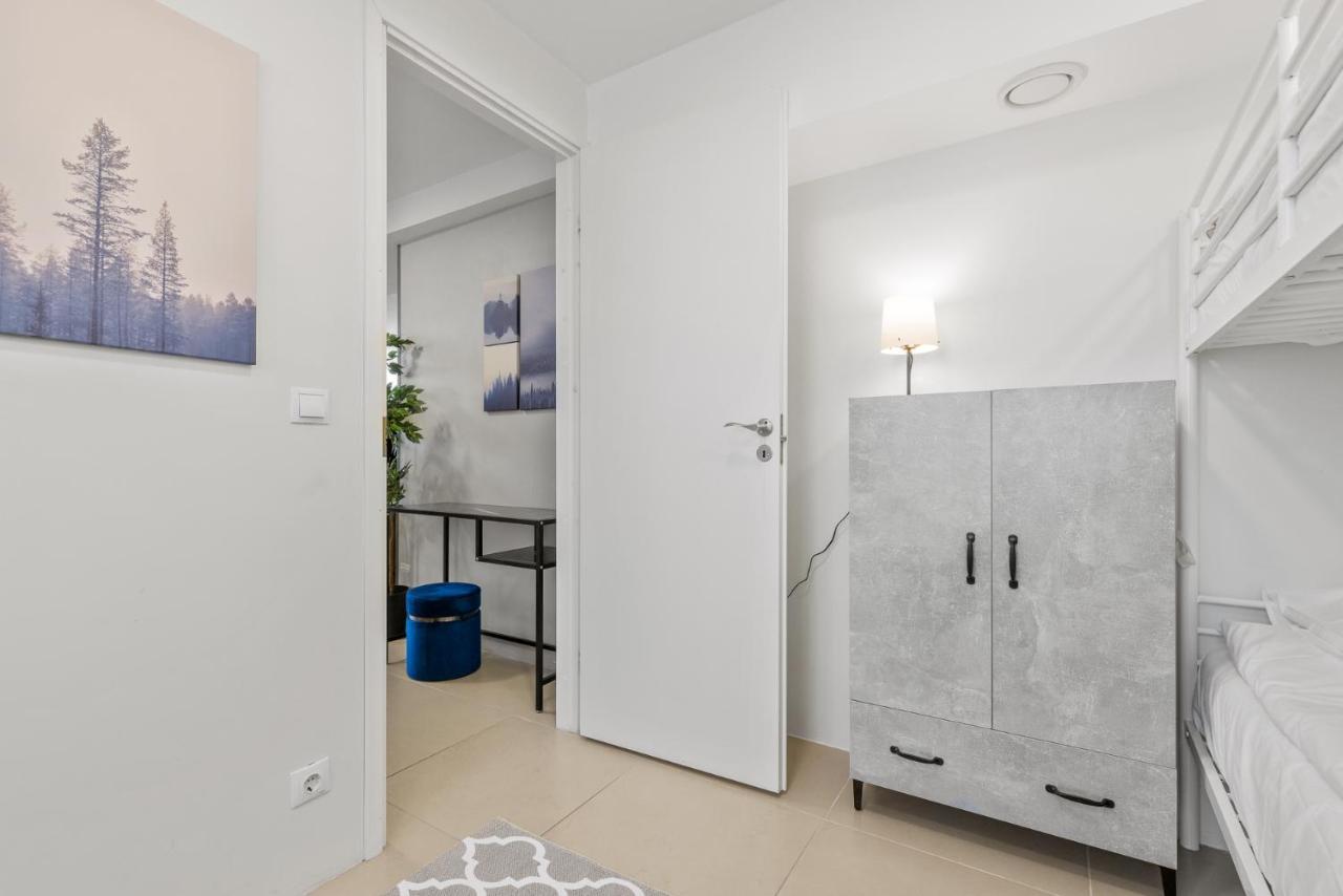 Sirena Apartment - Self Check-In And Free Parking Tallinn Exteriör bild