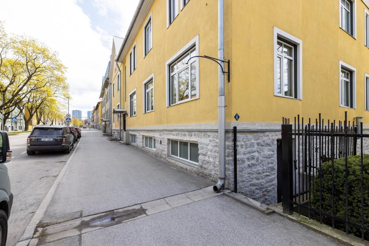 Sirena Apartment - Self Check-In And Free Parking Tallinn Exteriör bild