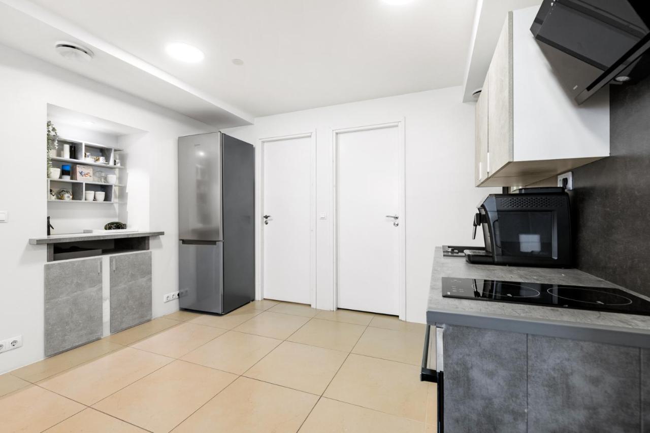 Sirena Apartment - Self Check-In And Free Parking Tallinn Exteriör bild