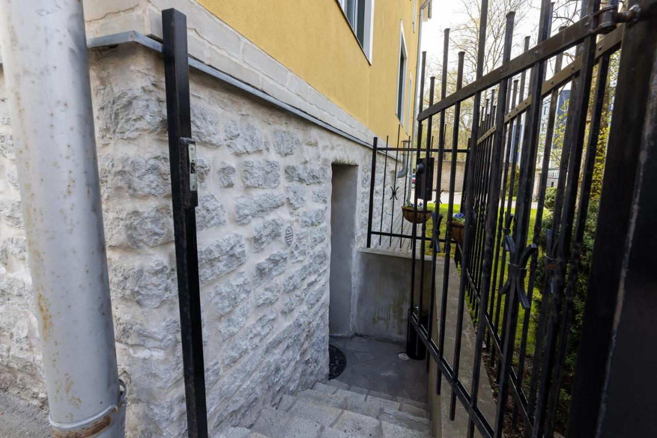 Sirena Apartment - Self Check-In And Free Parking Tallinn Exteriör bild